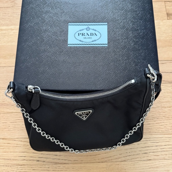 Prada Re-edition Nylon 2005 - Picture 2 of 5